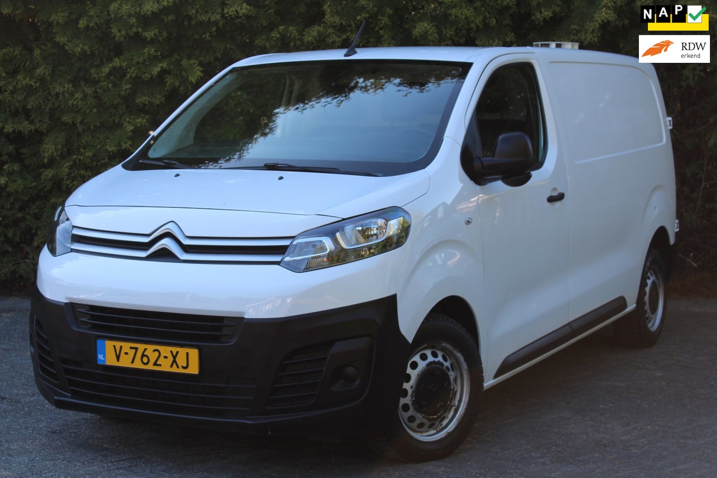 Citroën Jumpy - 2.0 BlueHDI 120 Club M S&S 120PK | Trekhaak | Airco | Betimmering | Parkeersensoren - AutoWereld.nl