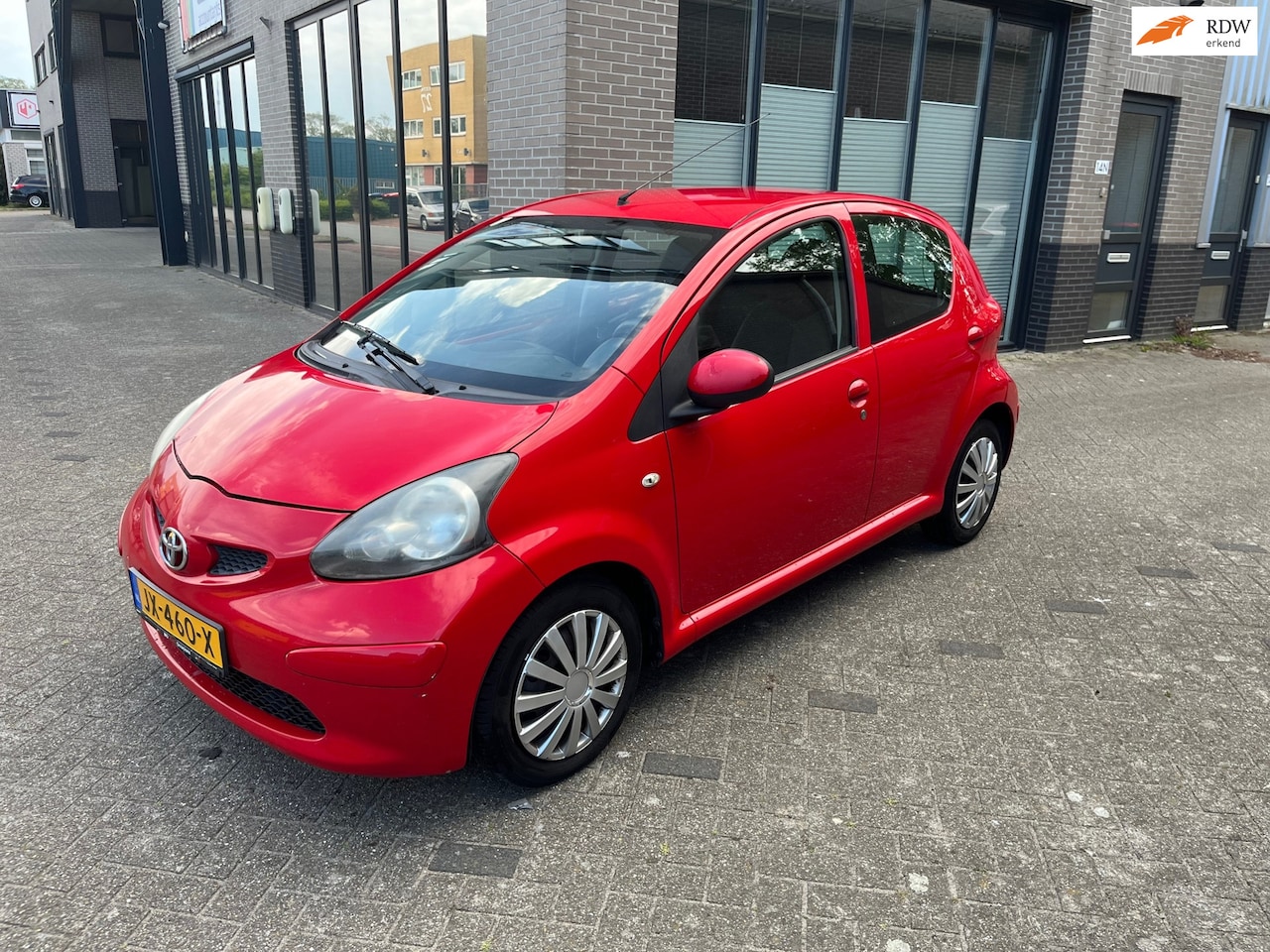Toyota Aygo - 1.0-12V! AIRCO! 182 DKM NAP! BOEKJES! - AutoWereld.nl
