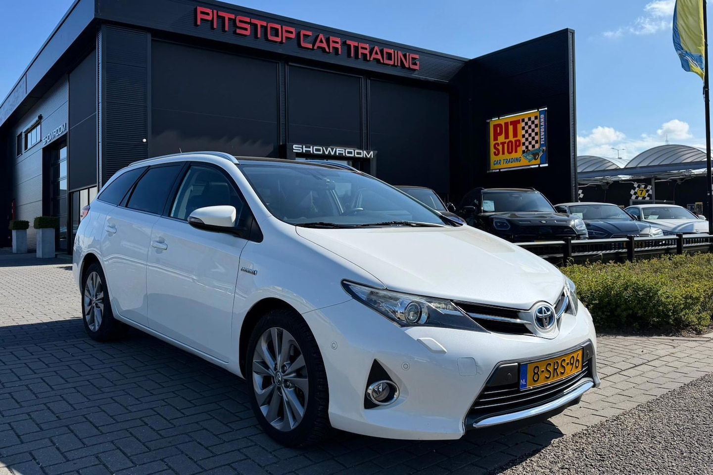 Toyota Auris Touring Sports - 1.8 Hybrid Pro, 136 PK, Camera, Trekhaak, Nederlandse auto! - AutoWereld.nl