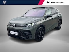 Volkswagen Tiguan - 1.5eHybrid 150kW/204PK R-Line Black Style DSG · Panoramadak · 360°Camera + Parkeersensoren