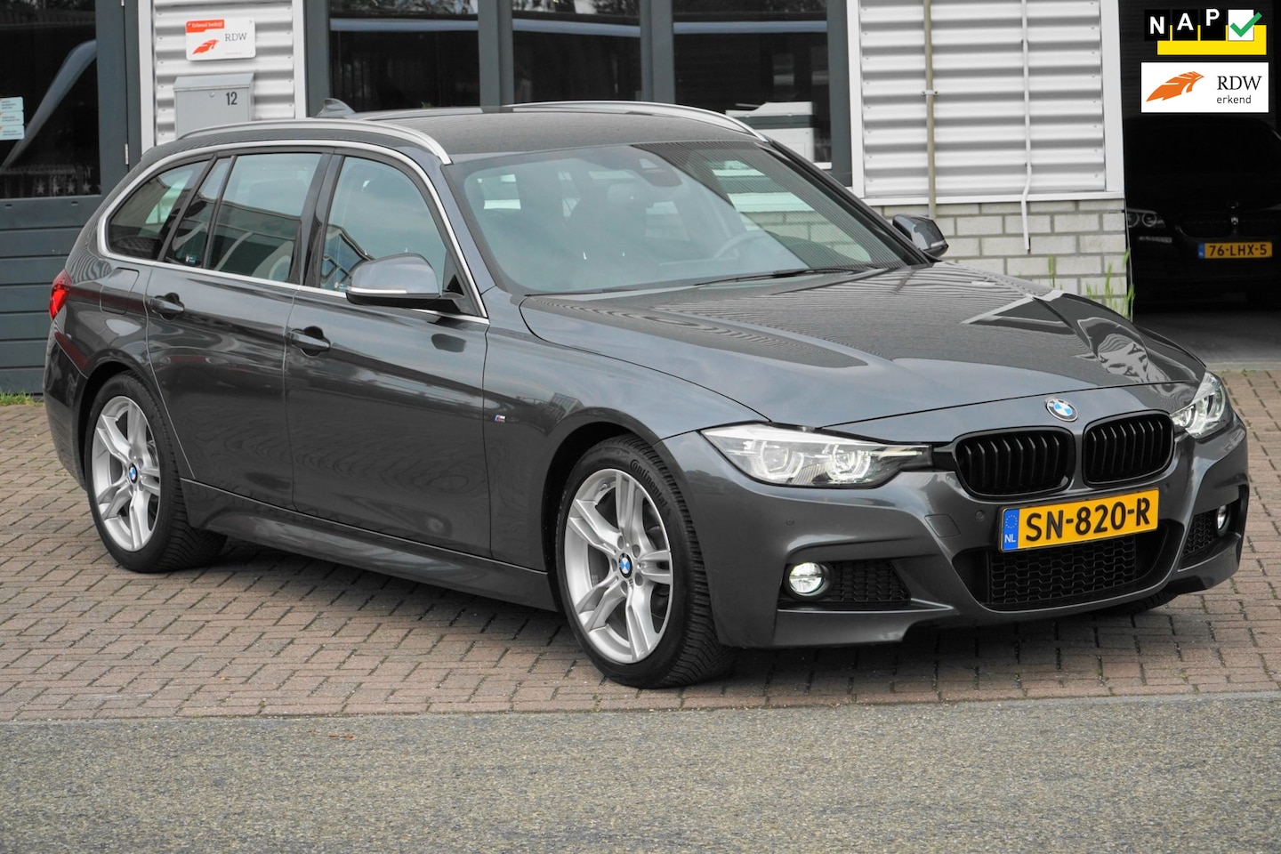 BMW 3-serie Touring - 320i Edition M Sport Shadow Executive - AutoWereld.nl