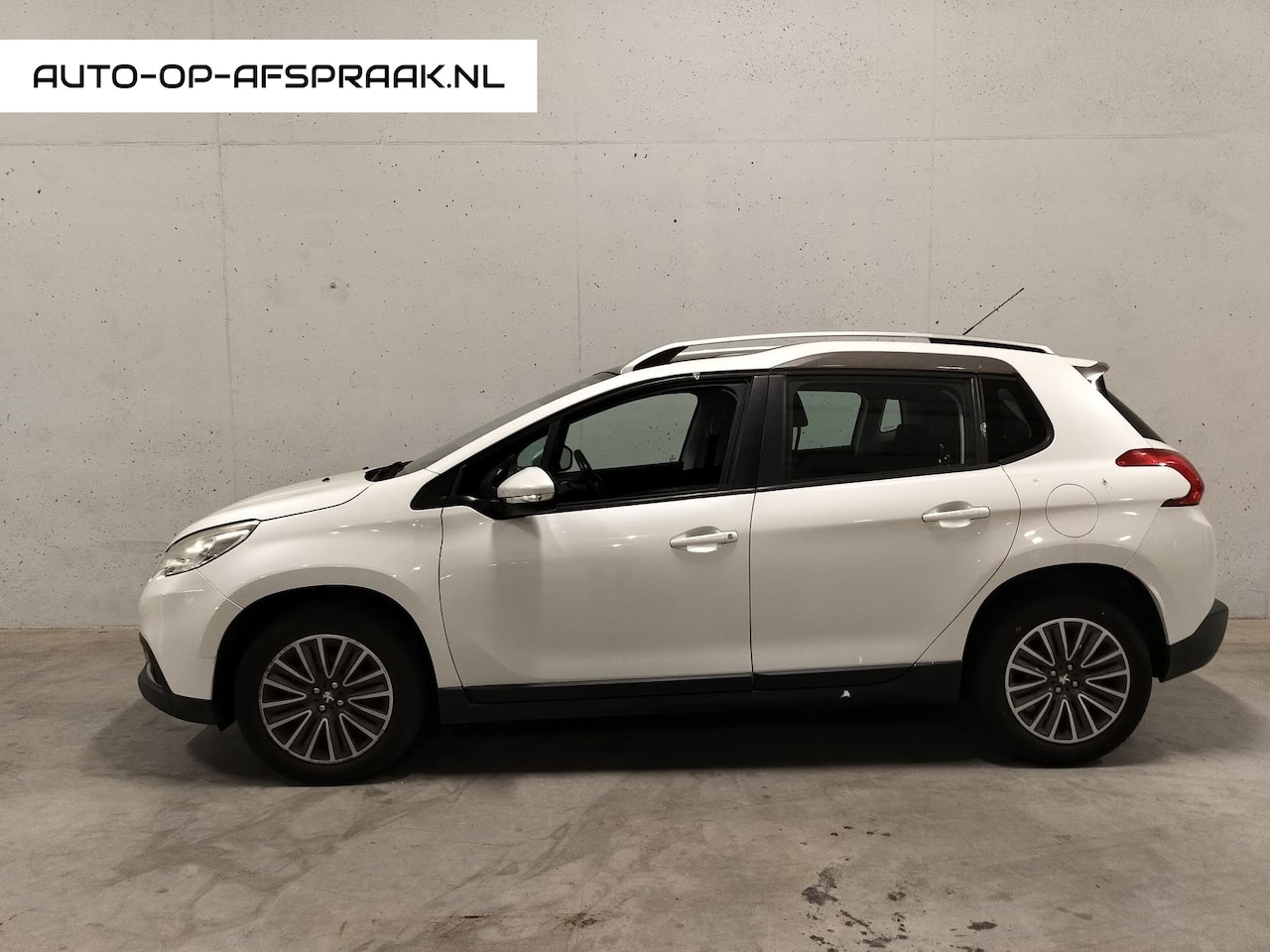 Peugeot 2008 - 1.6 e-HDi Active Navi Pano Airco Cruise Clima - AutoWereld.nl
