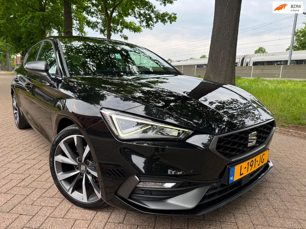 SEAT Leon - 1.0 eTSI FR-Edition 2021 DSG Led - AutoWereld.nl