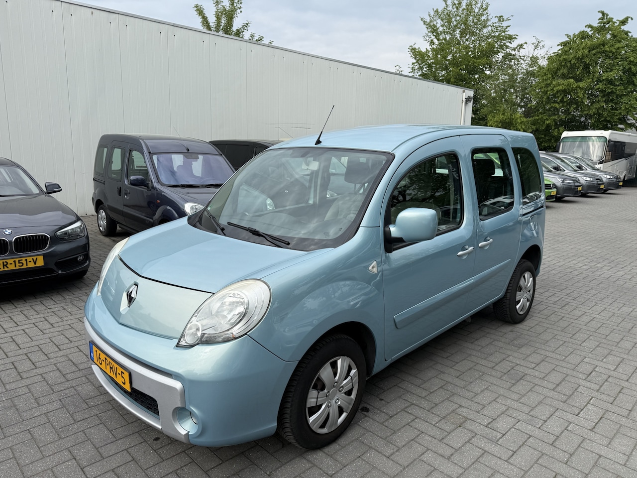 Renault Kangoo - 1.6-16V Rolstoelauto - XXL Freedom Bodemverlaging ( 150cm binnen hoogte ) - Rolstoelvervoe - AutoWereld.nl
