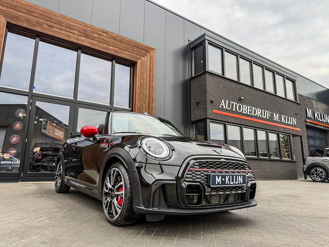 MINI Cabrio - Mini 2.0 John Cooper Works F1 231pk/Camera/Head up/Lounge leer/18"Jcw - AutoWereld.nl