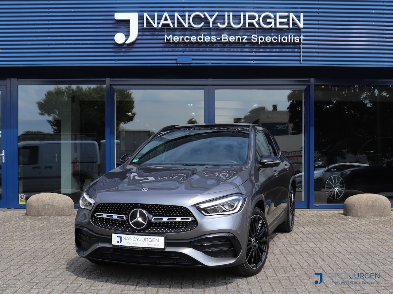 Mercedes-Benz GLA-Klasse - 250 e AMG | Night Pakket | Pano | MBUX High End | Exclusief Pakket | Lederen Bekleding | A - AutoWereld.nl