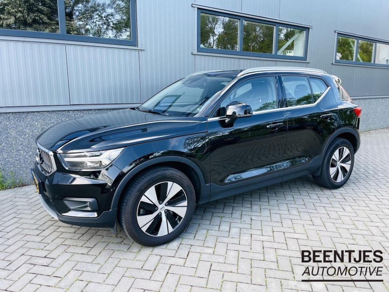 Volvo XC40 - 1.5 T4 Recharge Inscription Expression | Apple Carplay + Android | Parkeersensoren | Stuur - AutoWereld.nl