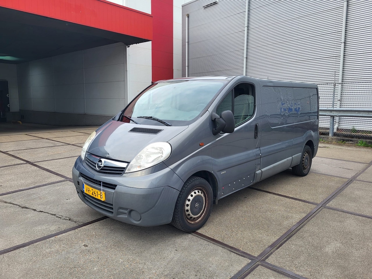 Opel Vivaro - 2.0 CDTI L2H1 AIRCO LANG GRIJS 2013 - AutoWereld.nl