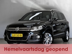Volkswagen Tiguan - 1.4 TSI Sport&Style/ Trekhaak/ 18'' LMV/ Extra getint glas/ Zwarte-Hemel/ Navi/ Clima/ Ele