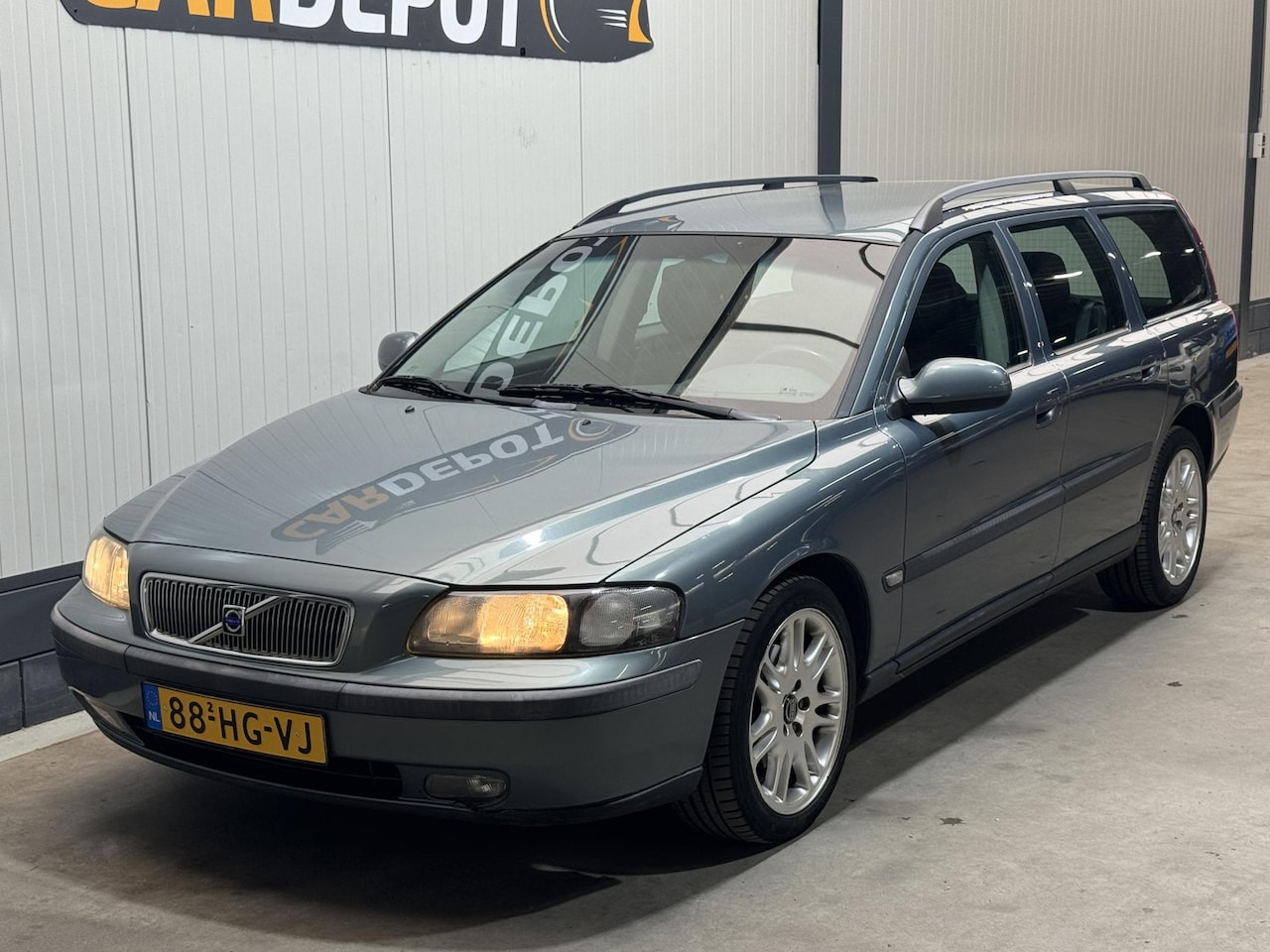 Volvo V70 - 2.4 Comfort Line 2.4 Comfort Line - AutoWereld.nl