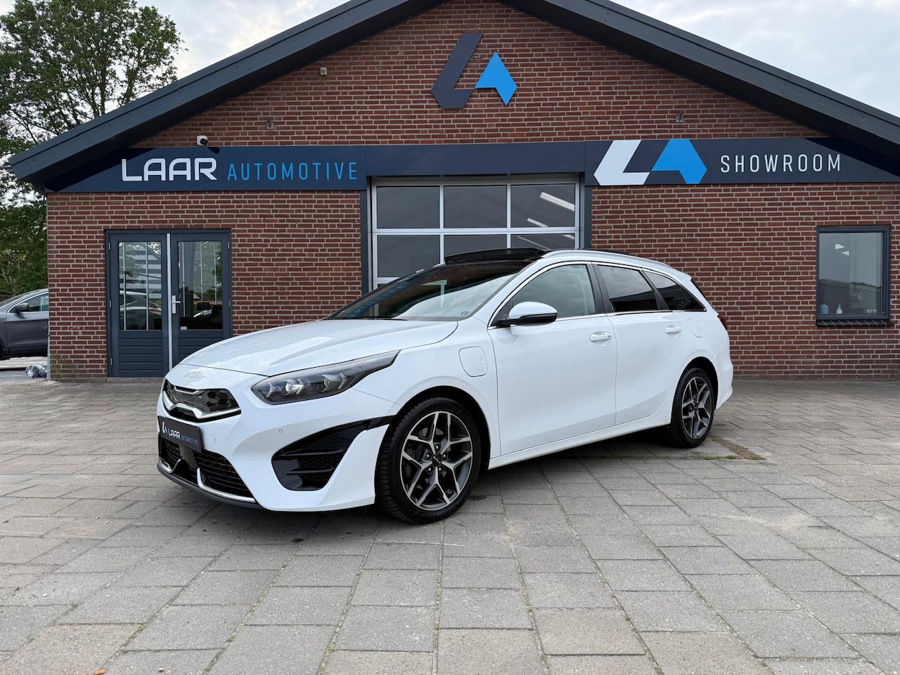 Kia Cee'd Sportswagon - Ceed 1.6 GDi 141PK PHEV ExecutiveLine Navi | Panorama | ACC | Virtual | Memory | Afn. Trek - AutoWereld.nl