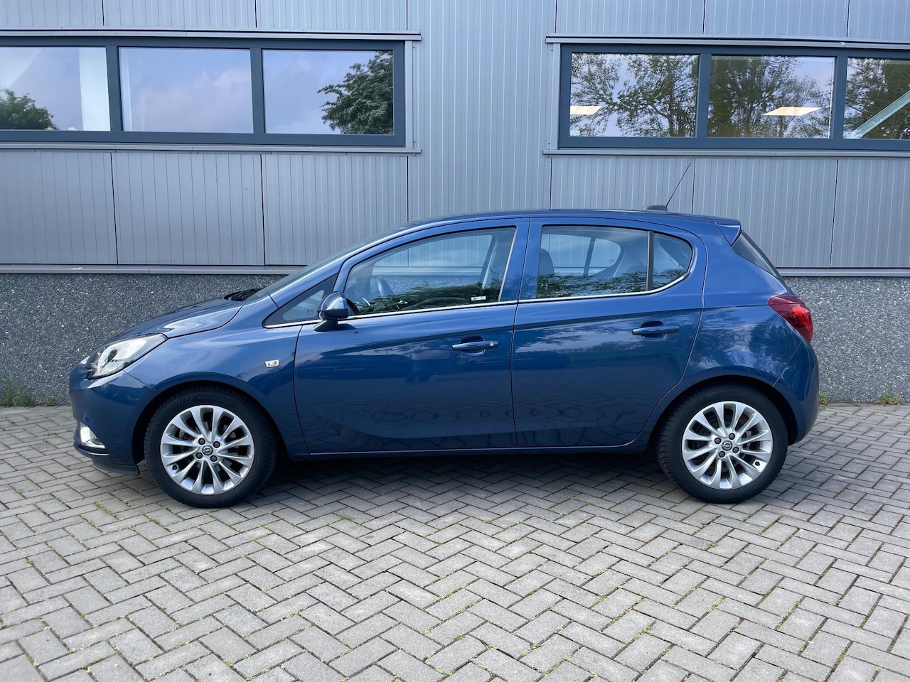 Opel Corsa - 1.4 Innovation Automaat | Stoel- stuurverwarming | Muziek streamen | Perfect onderhouden