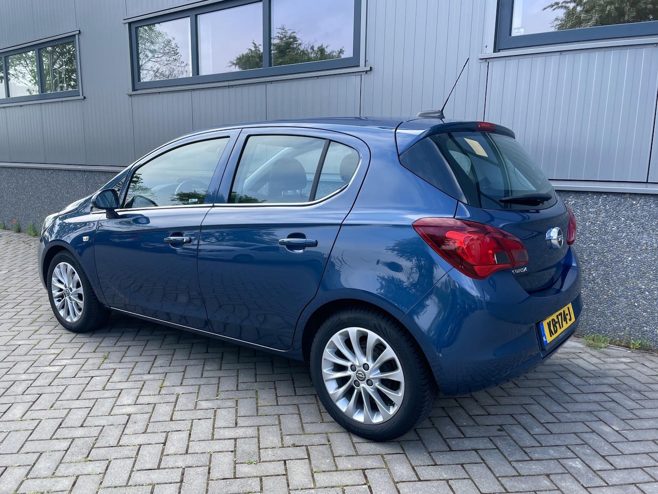 Opel Corsa - 1.4 Innovation Automaat | Stoel- stuurverwarming | Muziek streamen | Perfect onderhouden