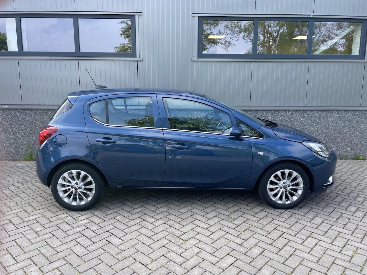 Opel Corsa - 1.4 Innovation Automaat | Stoel- stuurverwarming | Muziek streamen | Perfect onderhouden