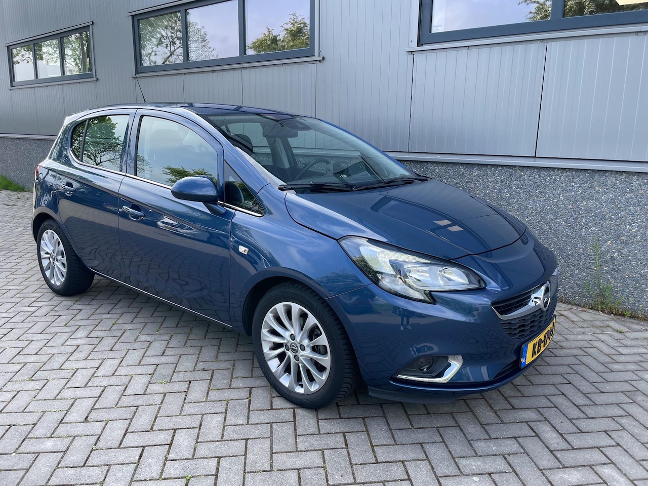 Opel Corsa - 1.4 Innovation Automaat | Stoel- stuurverwarming | Muziek streamen | Perfect onderhouden