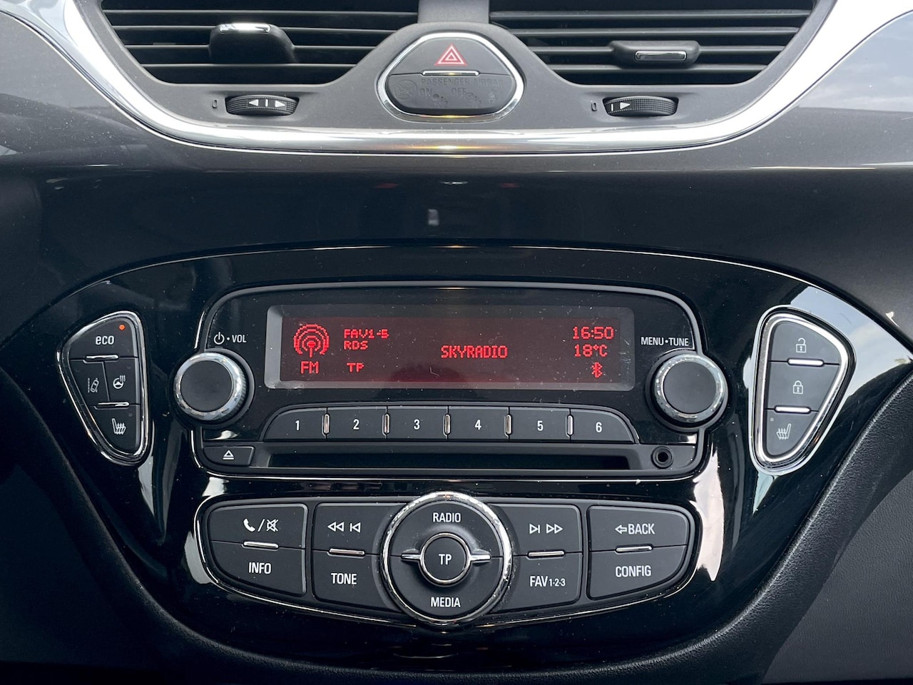 Opel Corsa - 1.4 Innovation Automaat | Stoel- stuurverwarming | Muziek streamen | Perfect onderhouden