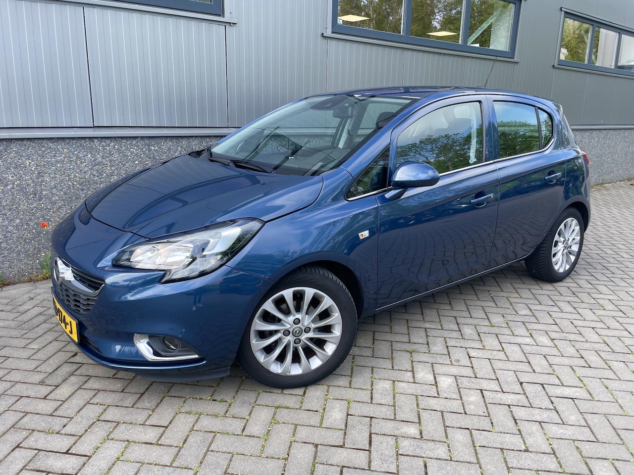 Opel Corsa - 1.4 Innovation Automaat | Stoel- stuurverwarming | Muziek streamen | Perfect onderhouden