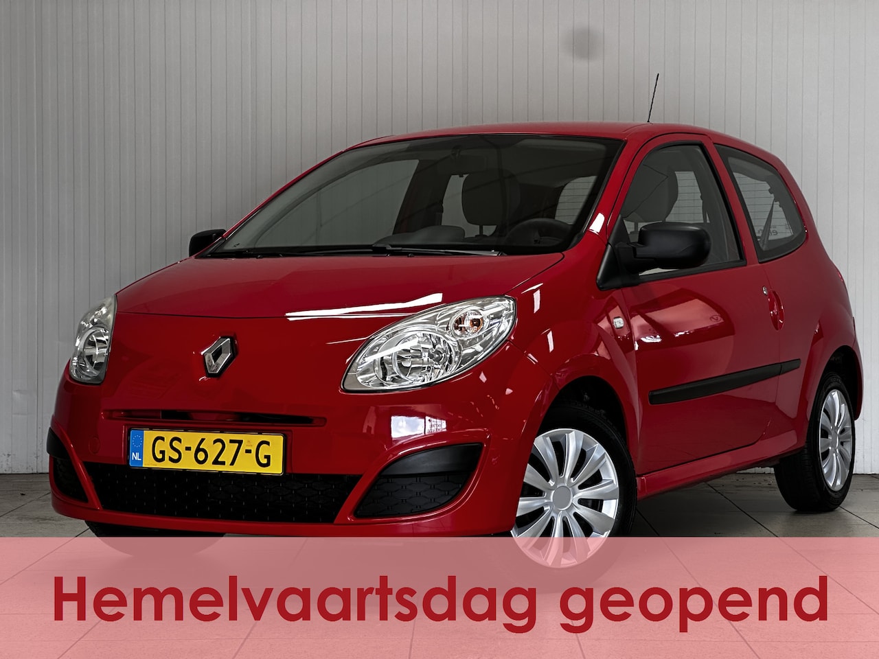 Renault Twingo - 1.2 Acces/ Stuurbekr./ C.V. Afstand/ Elek. Ramen/ Isofix/ Radio-CD AUX/ Getint glas. - AutoWereld.nl