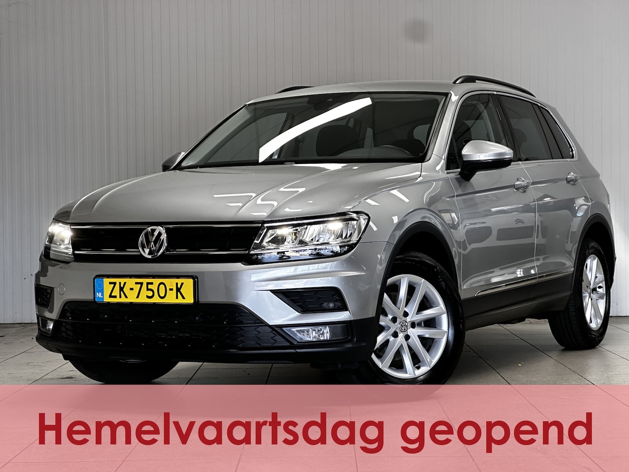 Volkswagen Tiguan - 1.5 TSI Comfortline/ Trekhaak/ LED Koplampen/ 17'' LMV/ Camera/ Extra getint glas/ Apple + - AutoWereld.nl