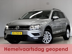 Volkswagen Tiguan - 1.5 TSI Comfortline/ Trekhaak/ LED Koplampen/ 17'' LMV/ Camera/ Extra getint glas/ Apple +