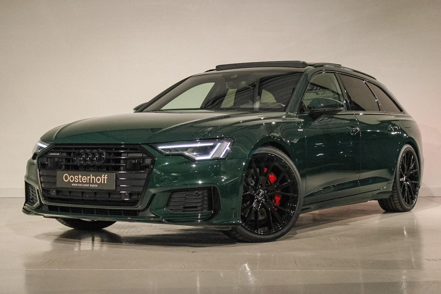 Audi A6 Avant - 55 TFSI e quattro Competition RS zetels | PANO - AutoWereld.nl