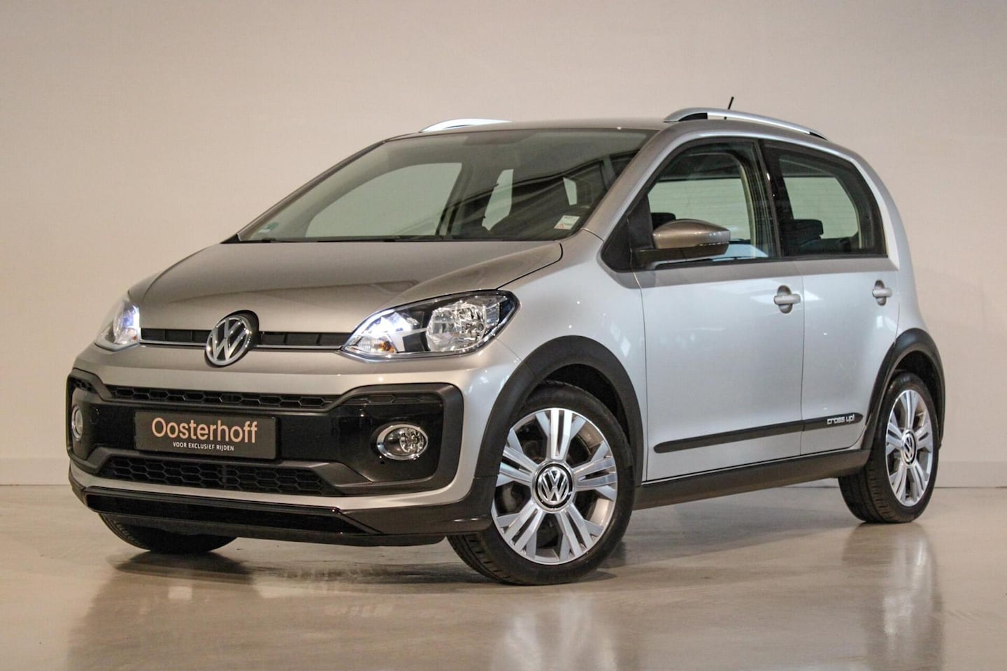 Volkswagen Up! - 1.0 BMT cross up! 1.0 BMT cross up! - AutoWereld.nl