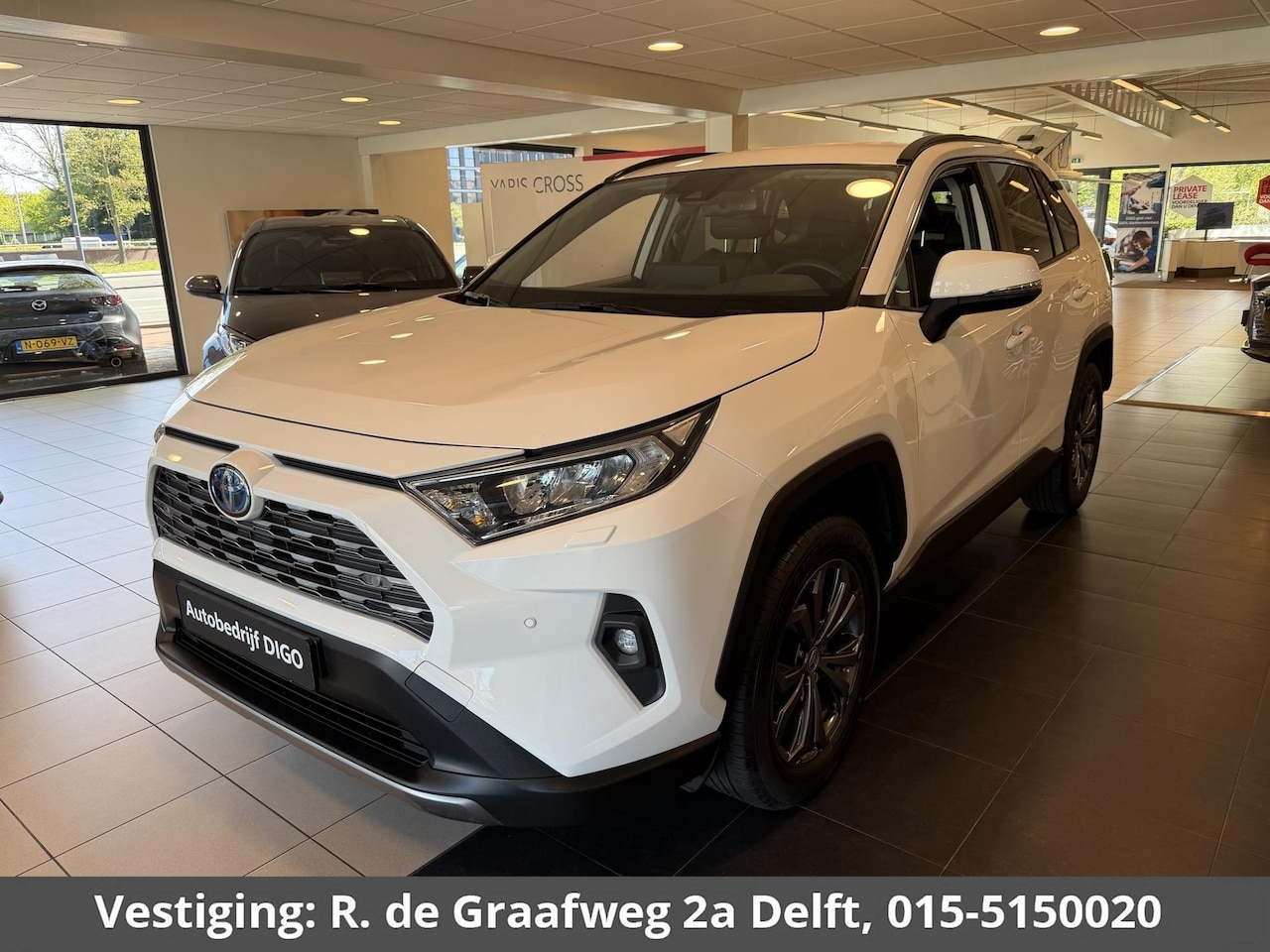 Toyota RAV4 - 2.5 Hybrid AWD Dynamic Luxury | Trekhaak | Trekgewicht 1650kg | Parkeersensoren Voor & Ach - AutoWereld.nl