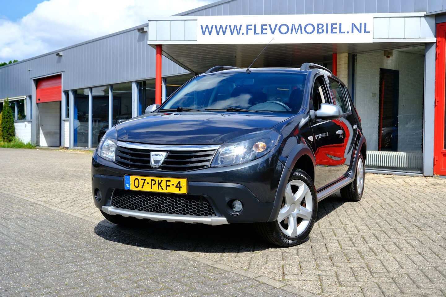 Dacia Sandero Stepway - 1.6 5-drs Airco|LMV - AutoWereld.nl