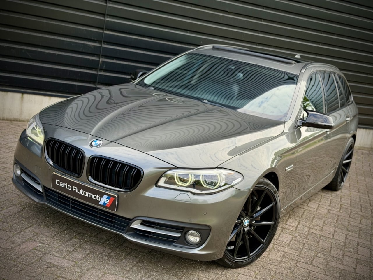 BMW 5-serie Touring - 530d SOFTCLOSE|PANO|AD.LED|CAMERA|COMFSEAT - AutoWereld.nl