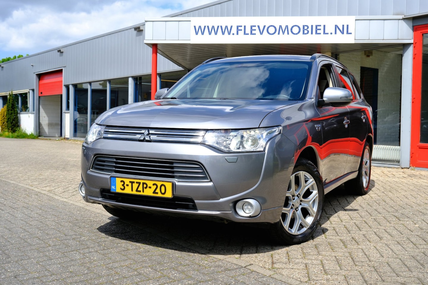 Mitsubishi Outlander - 2.0 PHEV Executive Edition Aut. Navi|Xenon|Half Leder|Cam - AutoWereld.nl