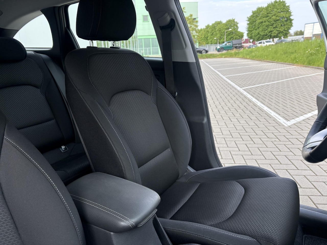 Hyundai i30 - 1.4 T-GDI Comfort | AUTOMAAT | Carplay | Camera | Stuur & stoelverwarming | Trekhaak