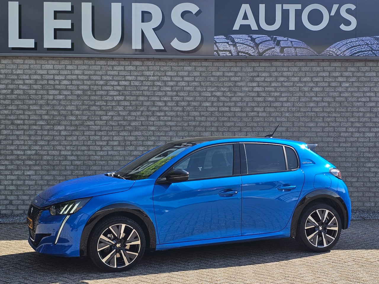 Peugeot 208 - 1.2 PureTech GT-Line Automaat/Pano-dak - AutoWereld.nl