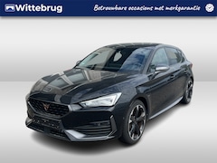 CUPRA Leon - 1.4 e-Hybrid Performance / AUTOMAAT/ ACC/ DODEHOEK/ PARK.SENSOREN V+A/ CAMERA/ STUUR+STOEL