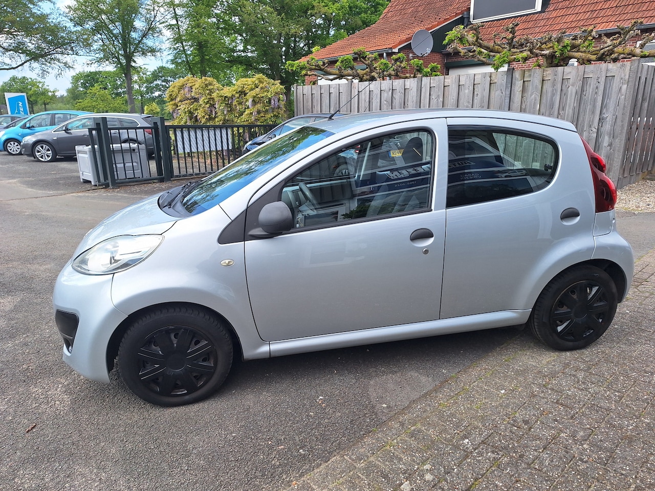 Peugeot 107 - 1.0 Access Accent met airco , zuinige auto