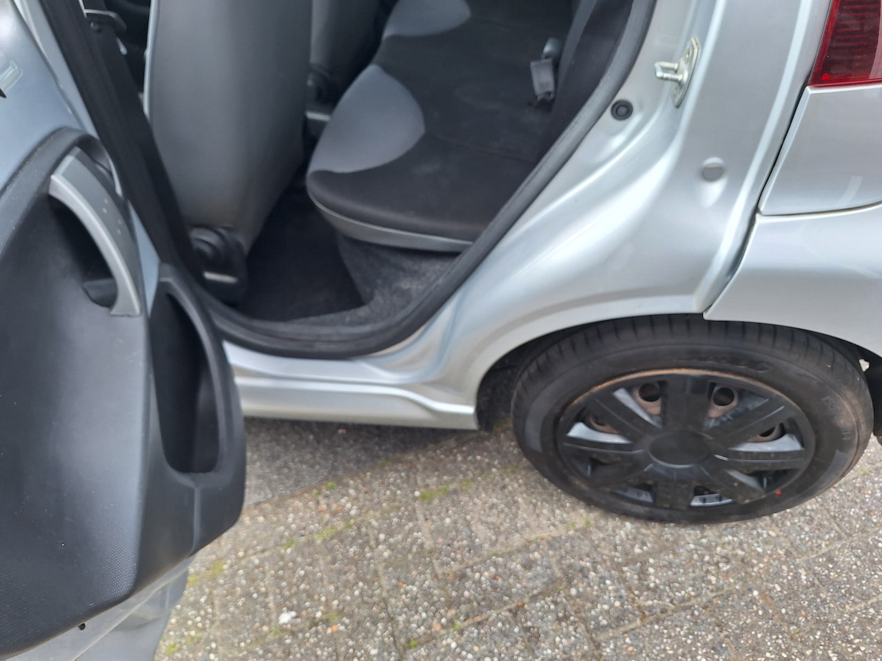 Peugeot 107 - 1.0 Access Accent met airco , zuinige auto