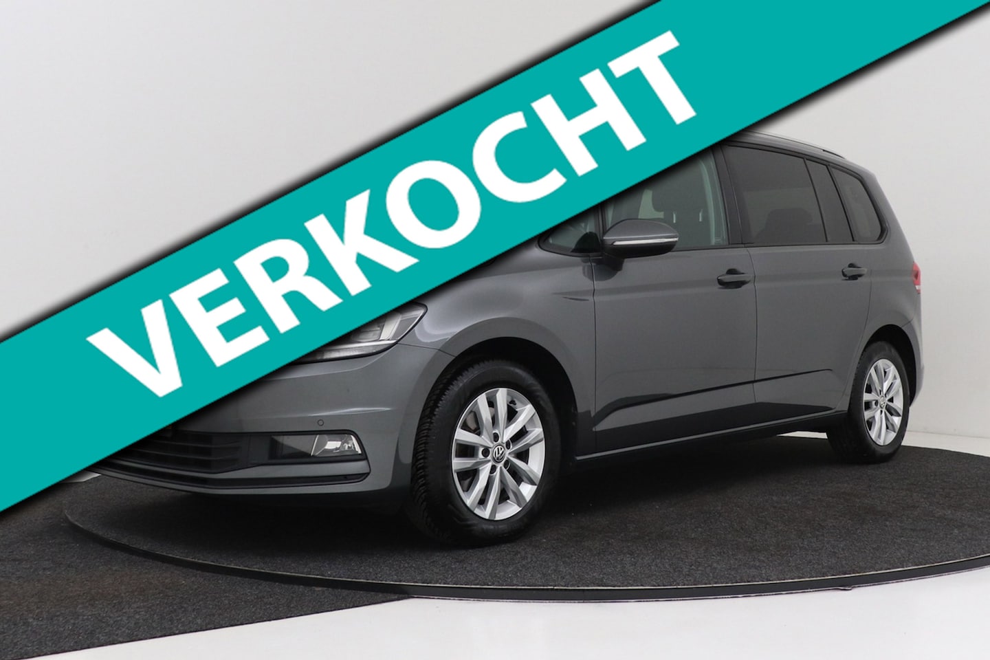 Volkswagen Touran - 1.4 TSI Comfortline Edition 7p | Navi | Camera | Adap Cruise | Org NL - AutoWereld.nl