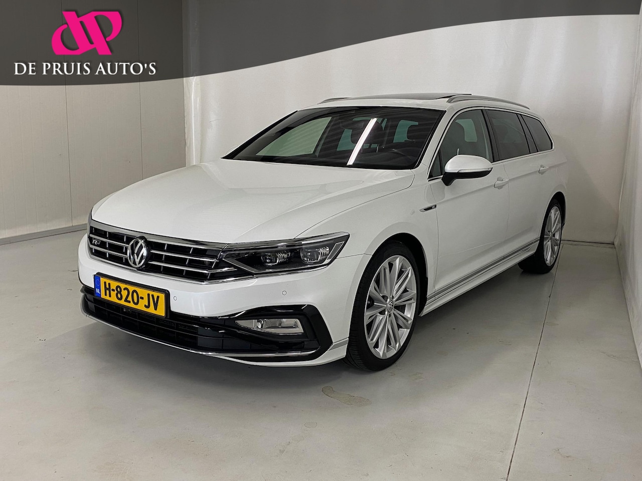 Volkswagen Passat Variant - 2.0 TSI Elegance Business R Panodak Camera Trekhaak Dynaudio Navigatie - AutoWereld.nl