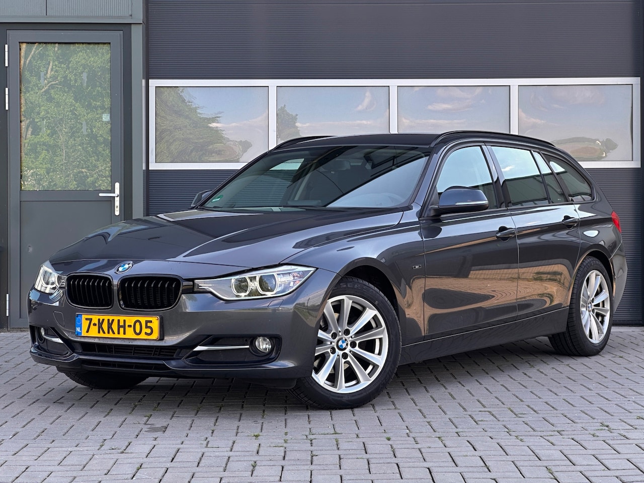 BMW 3-serie Touring - 316i Executive Sport 316i Executive Sport - AutoWereld.nl