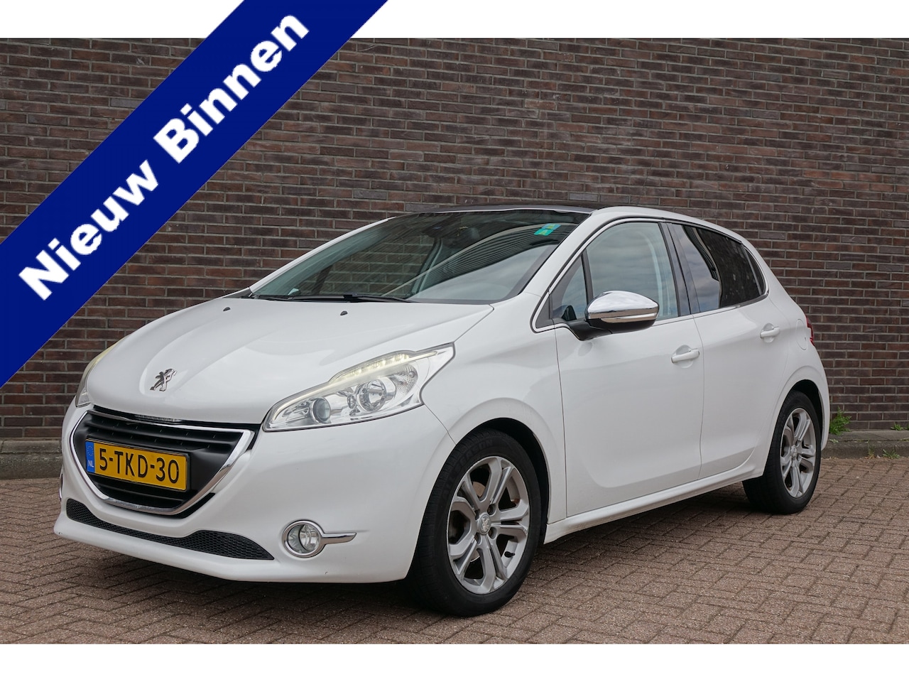 Peugeot 208 - 1.6 VTi Allure automaat, panoramadak, leder, clima, prachtige auto - AutoWereld.nl