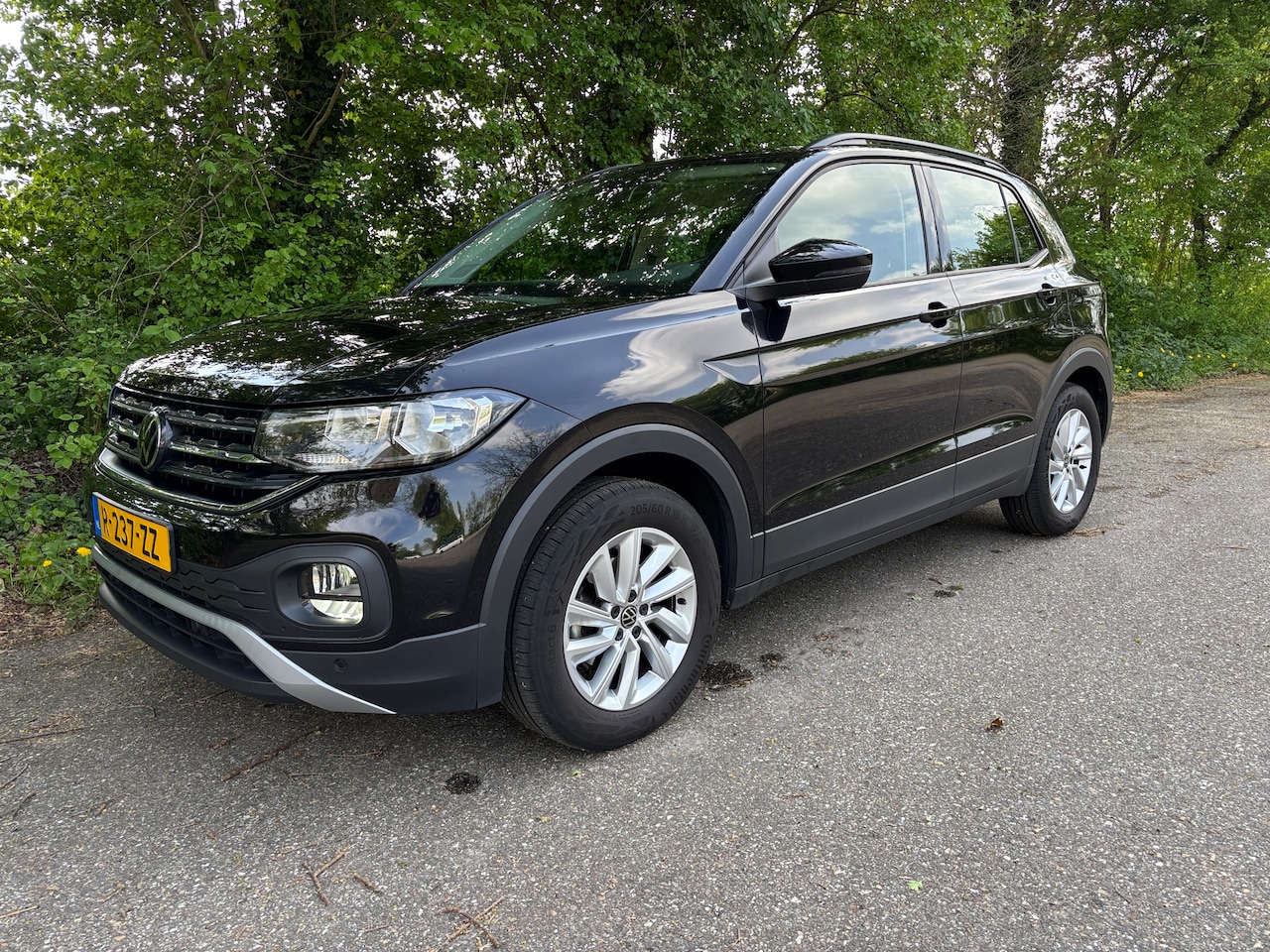 Volkswagen T-Cross - 1.0 TSI Life 95pk CarPlay, PDC, 16" LMV - AutoWereld.nl