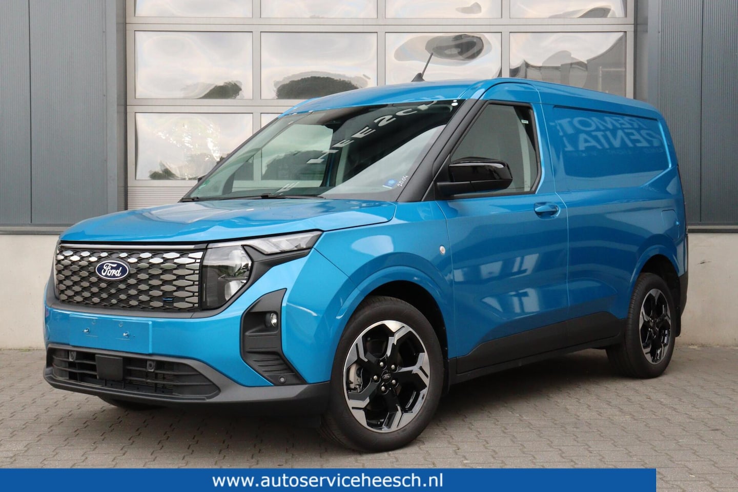 Ford E-Transit Cour. - Limited 44 kWh l FULL OPTION l NAVI l CLIMATE l STUURVERWARMING l LANE ASSIST l CAMERA - AutoWereld.nl