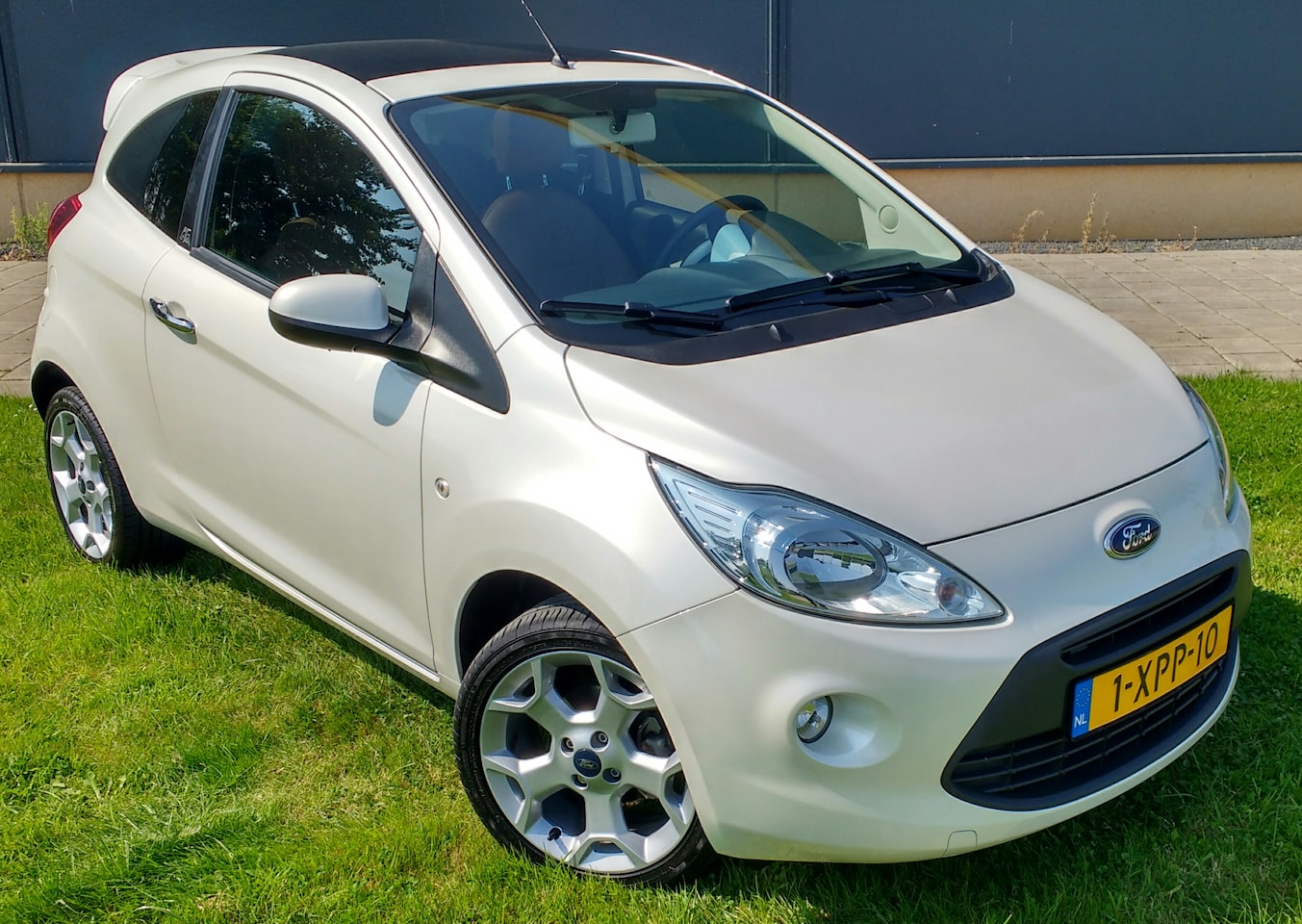 Ford Ka - 1.2 Titanium X start/stop Lederen bekleding, lage kilometerstand - AutoWereld.nl