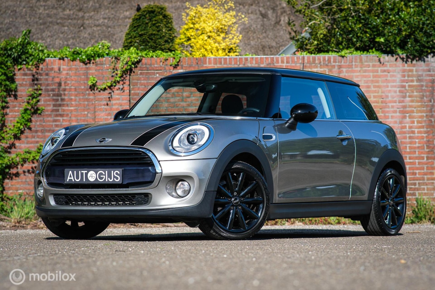 MINI Cooper - Mini 1.5 Chili Automaat | Dealer OH | LED | Navigatie | Keyless entry | Cruise | NL auto N - AutoWereld.nl