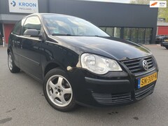 Volkswagen Polo - 1.2 Trendline | Airco | Nwe Distributie | Parkeersensoren