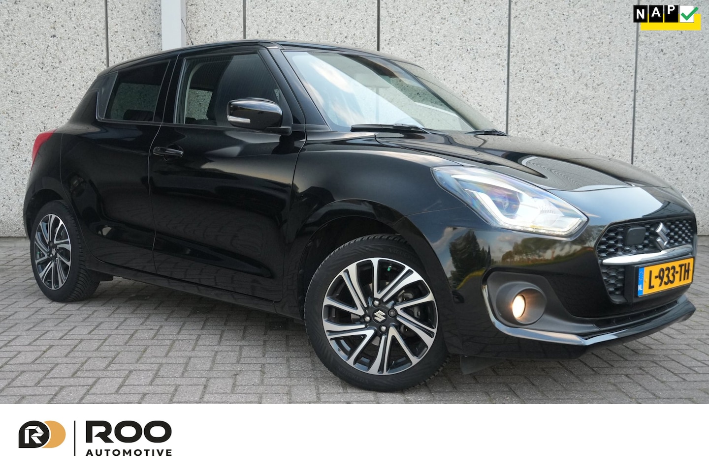 Suzuki Swift - 1.2 Style Smart Hybrid AUTOMAAT Luxe -Camera- NL + historie-Zeer lage km - AutoWereld.nl