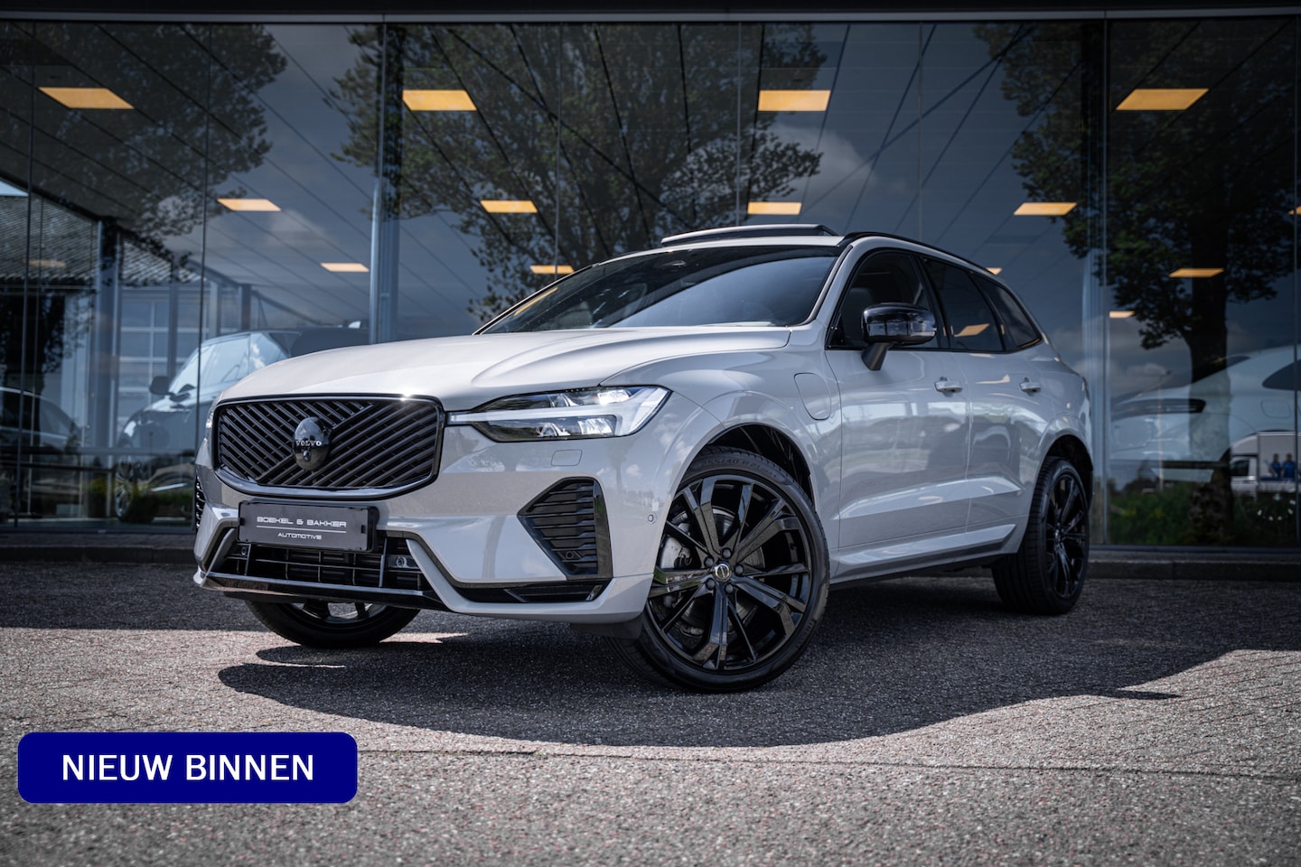Volvo XC60 - 2.0 T6 Plug-in hybrid AWD Plus Black Edition **H&K**HUD** **PANODAK** - AutoWereld.nl