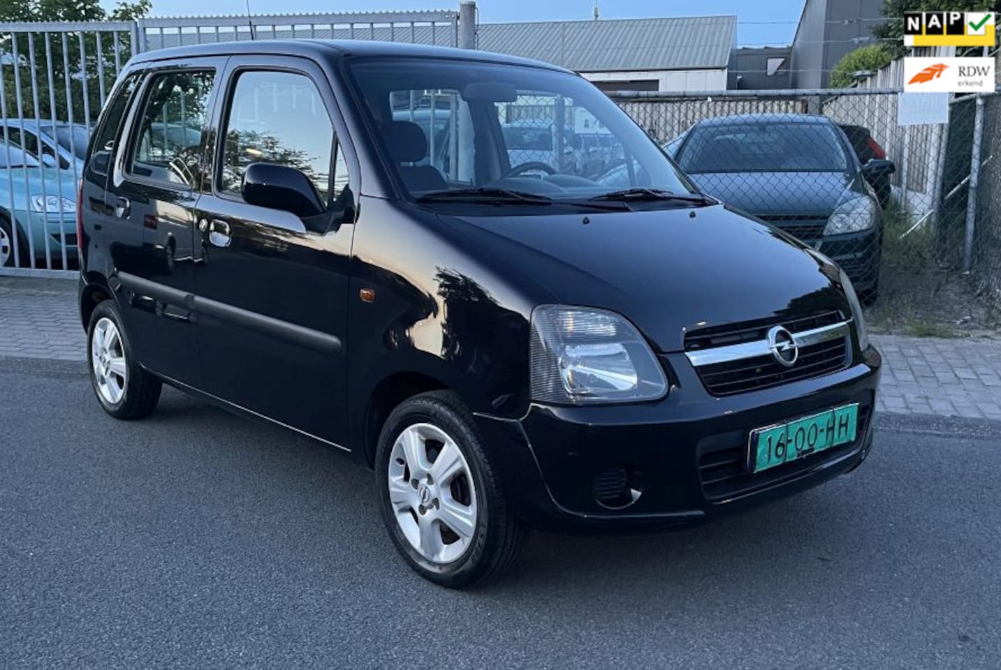 Opel Agila - 1.2-16V Airco Nieuwe APK Inruil is mogelijk - AutoWereld.nl
