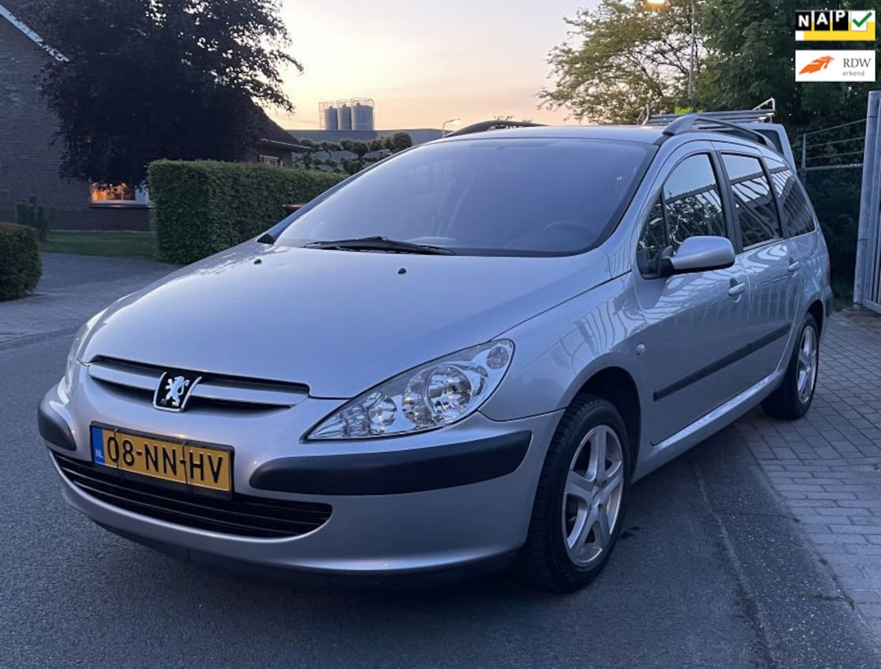 Peugeot 307 Break - 2.0-16V Automaat Nieuwe APK Inruil is mogelijk - AutoWereld.nl