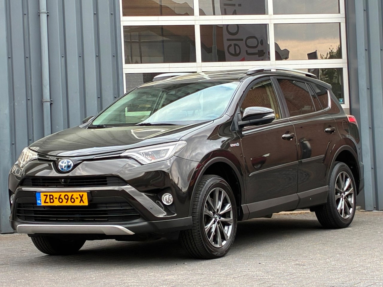 Toyota RAV4 - 2.5 Hybrid Executive Business Leder Camera Trekhaak - AutoWereld.nl