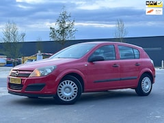 Opel Astra - 1.4 Essentia